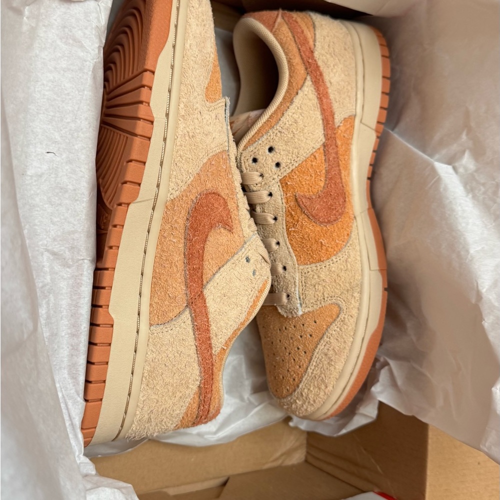 Brand new Nike dunks low top - in shimmer/ burnt sunrise.